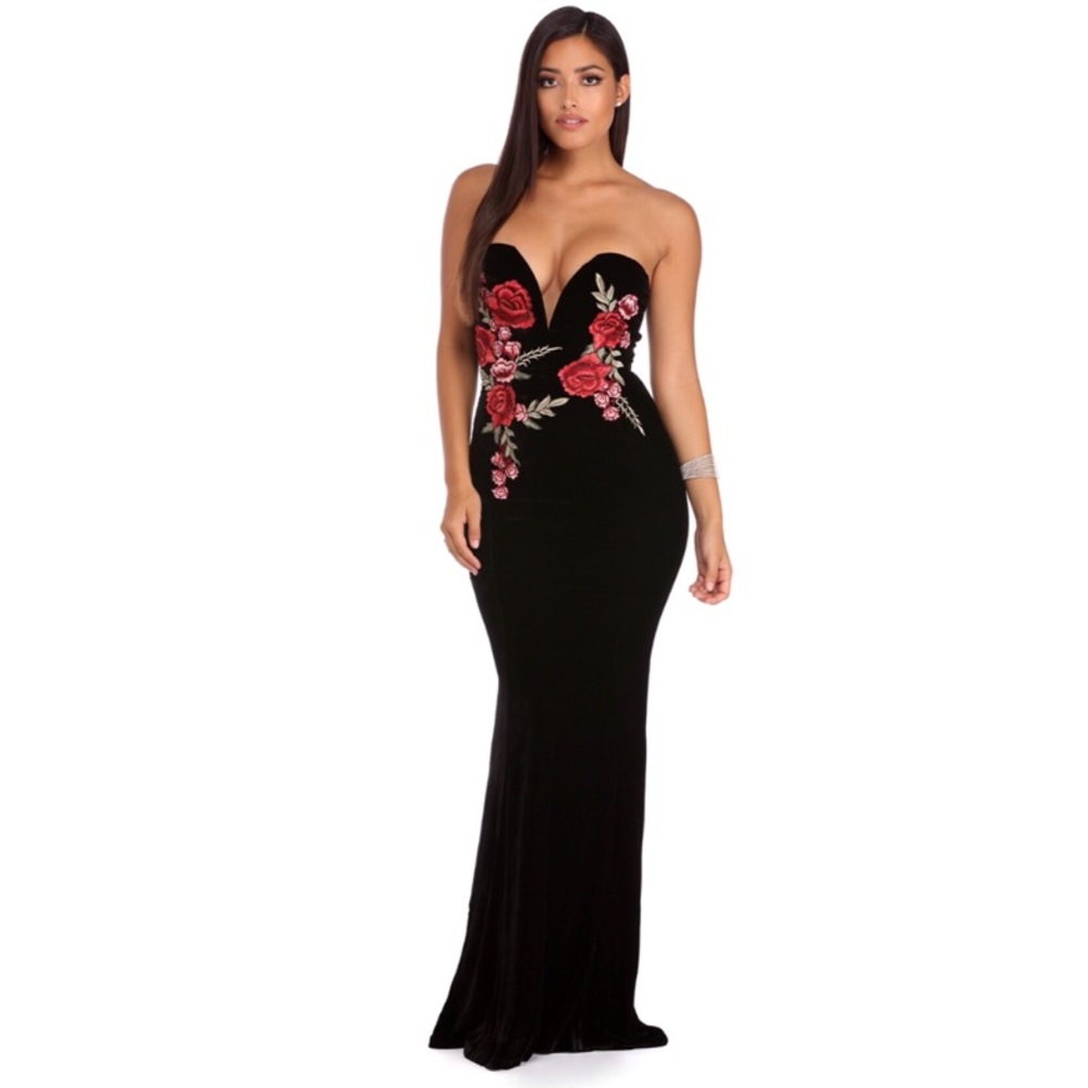 Rose Detail Black Velvet Gown